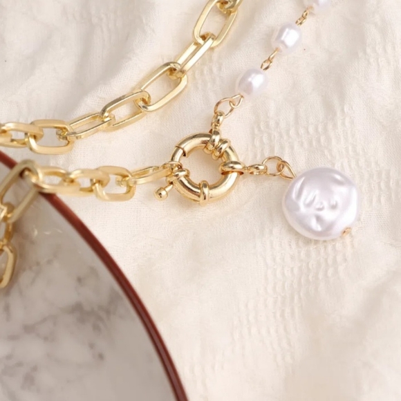 Pearl Necklace - Picture 4 of 8